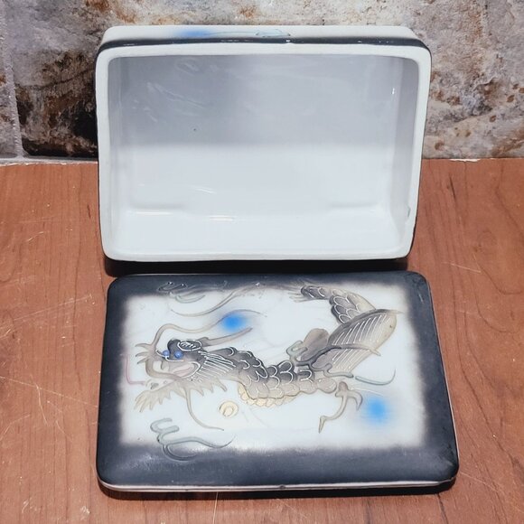 Vintage Hand Painted Moriage Dragon Ware Lidded Cigarette Trinket Box Japan - Picture 4 of 13